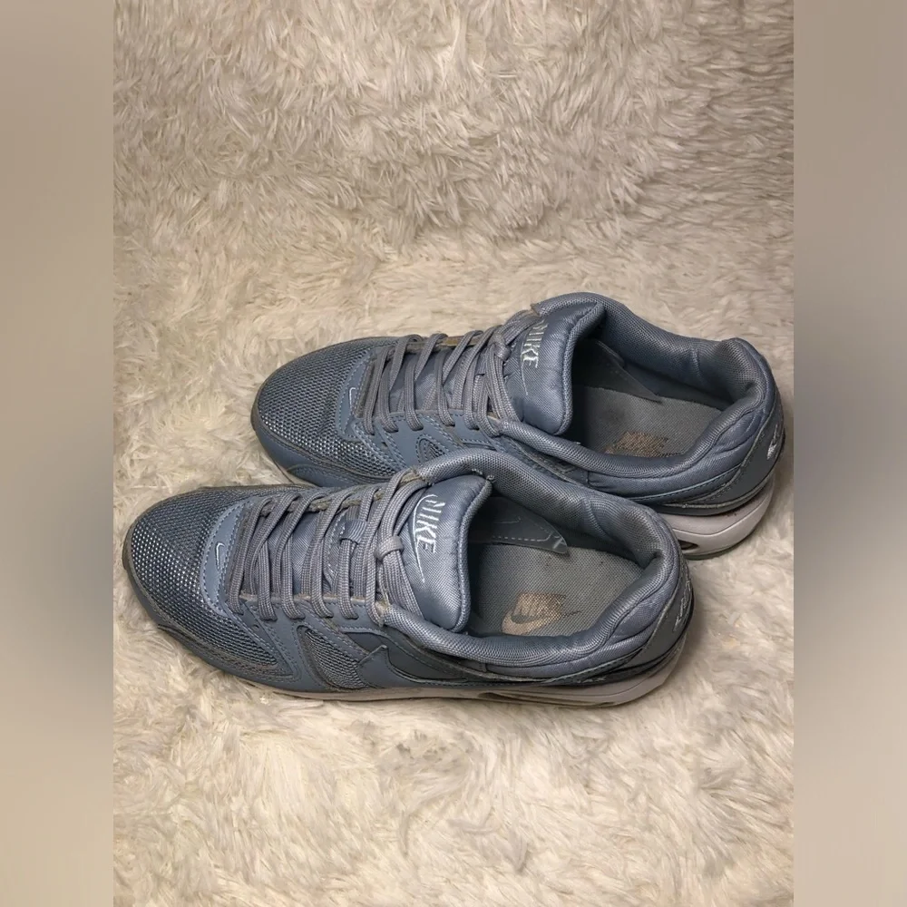 Nike Womens Air Max Command Blue Gray Lace Up Running Shoes size 8